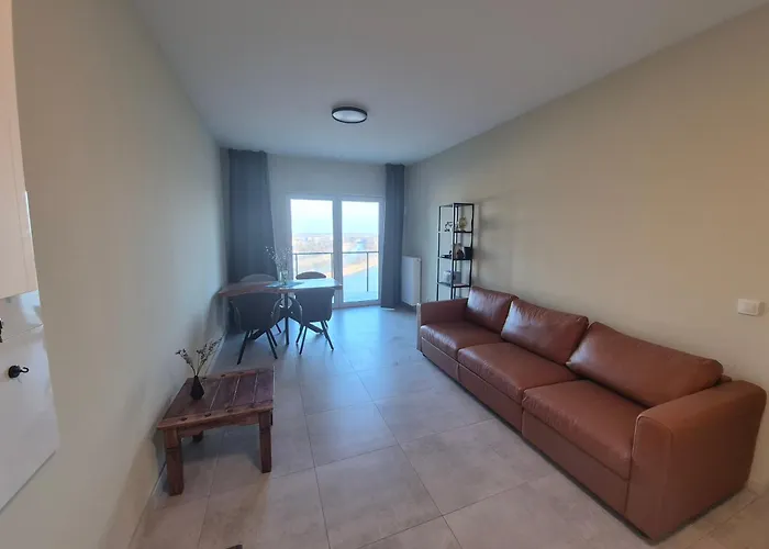 17Th Floor With River View Panorama